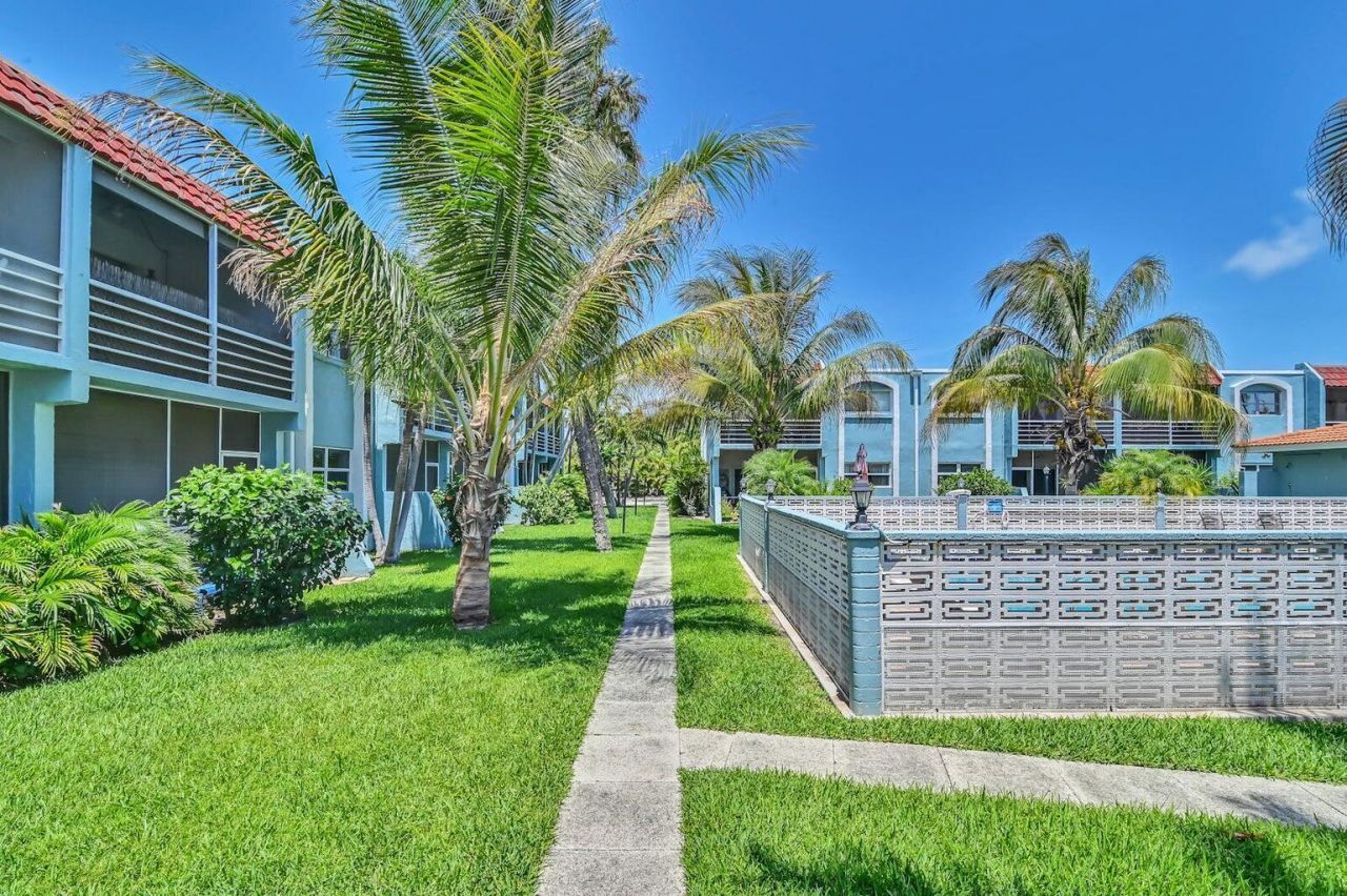 1432 S Lakeside Drive, Unit 2, Lake Worth Beach, FL 33460 Photo