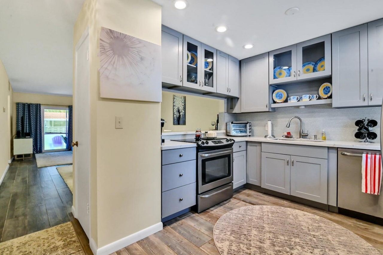 1432 S Lakeside Drive, Unit 2, Lake Worth Beach, FL 33460 Photo