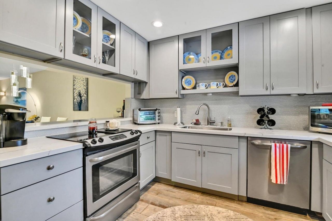 1432 S Lakeside Drive, Unit 2, Lake Worth Beach, FL 33460 Photo