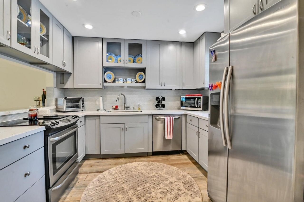 1432 S Lakeside Drive, Unit 2, Lake Worth Beach, FL 33460 Photo