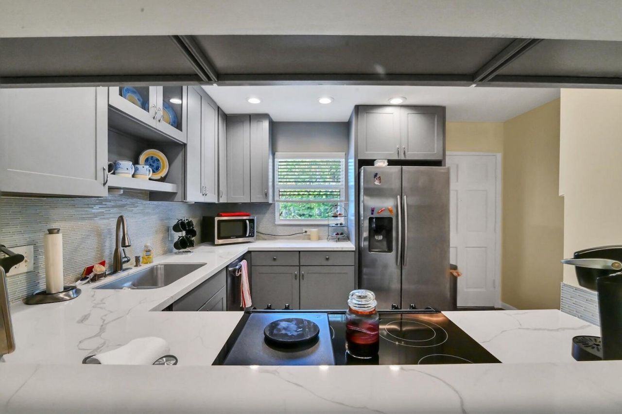 1432 S Lakeside Drive, Unit 2, Lake Worth Beach, FL 33460 Photo
