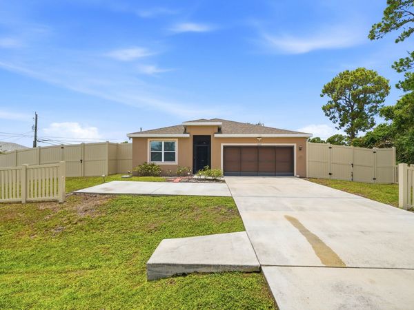 1572 SW Paar Drive, Port St. Lucie, FL 34953