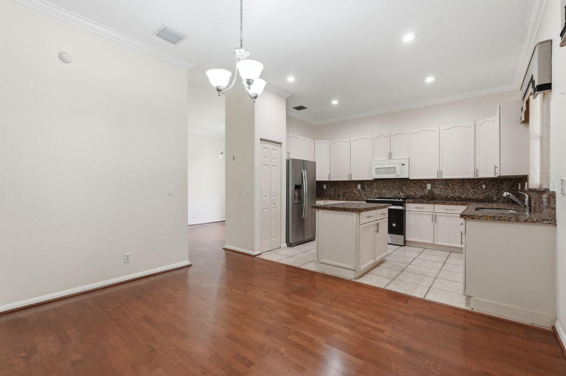 3956 Torres Circle, West Palm Beach, FL 33409 Photo