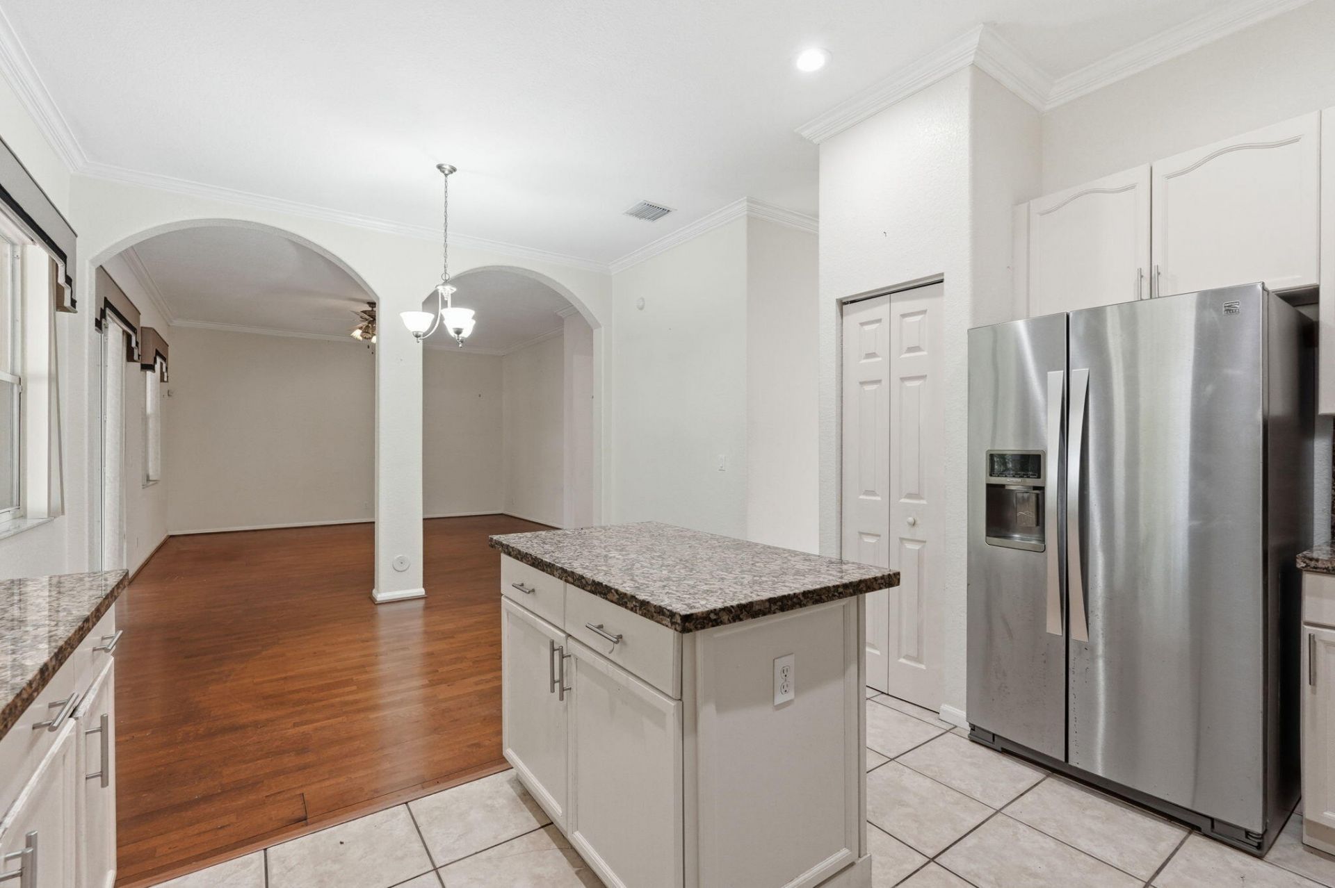 3956 Torres Circle, West Palm Beach, FL 33409 Photo