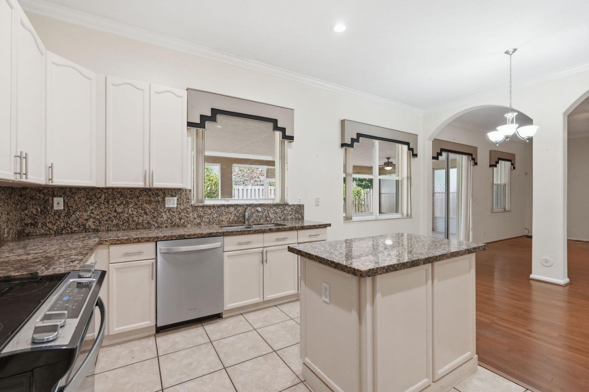 3956 Torres Circle, West Palm Beach, FL 33409 Photo