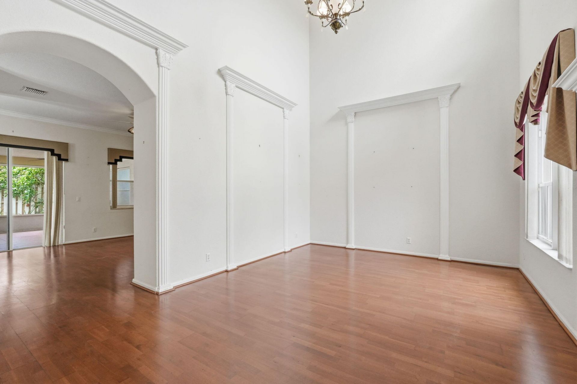 3956 Torres Circle, West Palm Beach, FL 33409 Photo