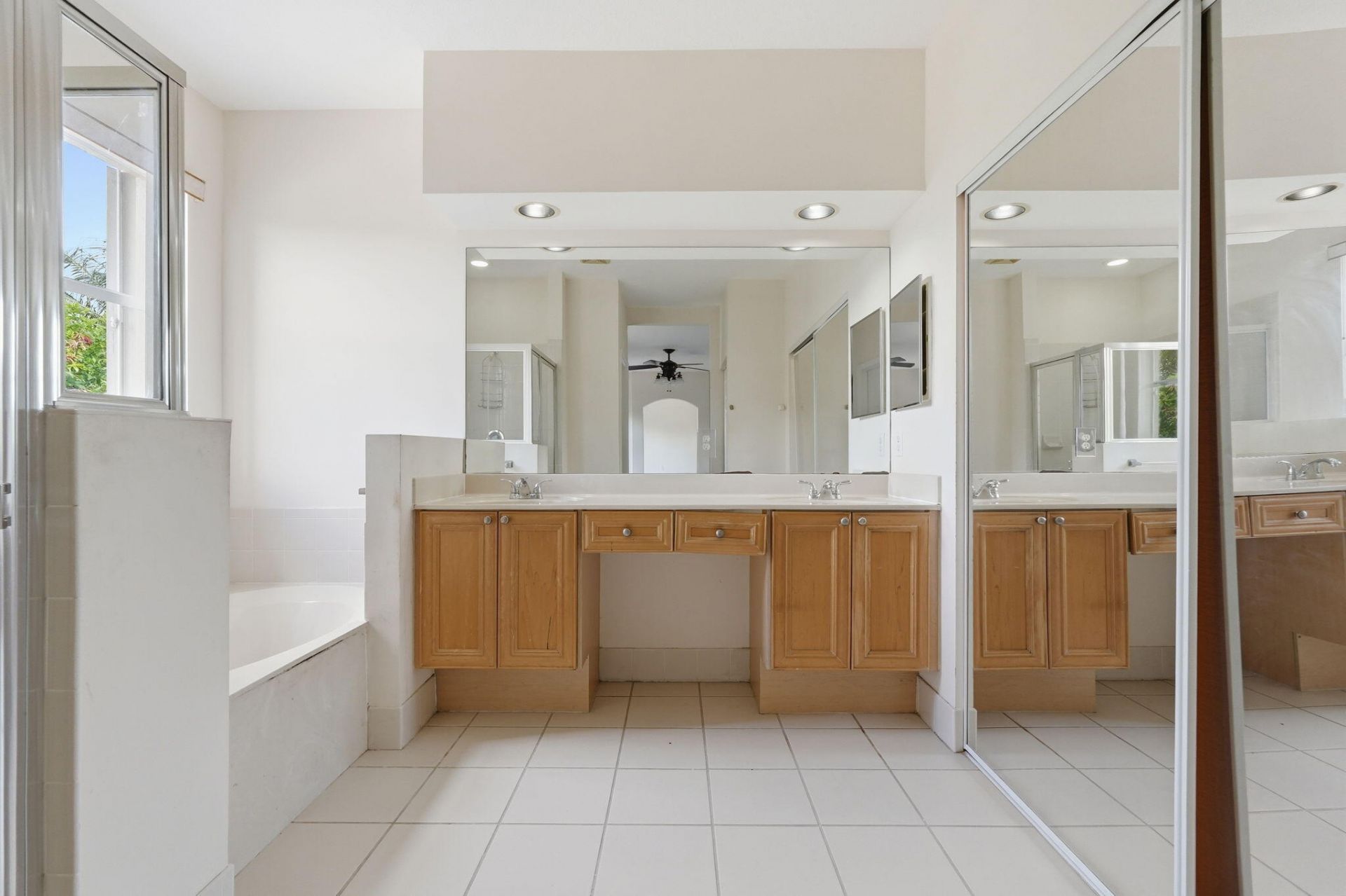 3956 Torres Circle, West Palm Beach, FL 33409 Photo
