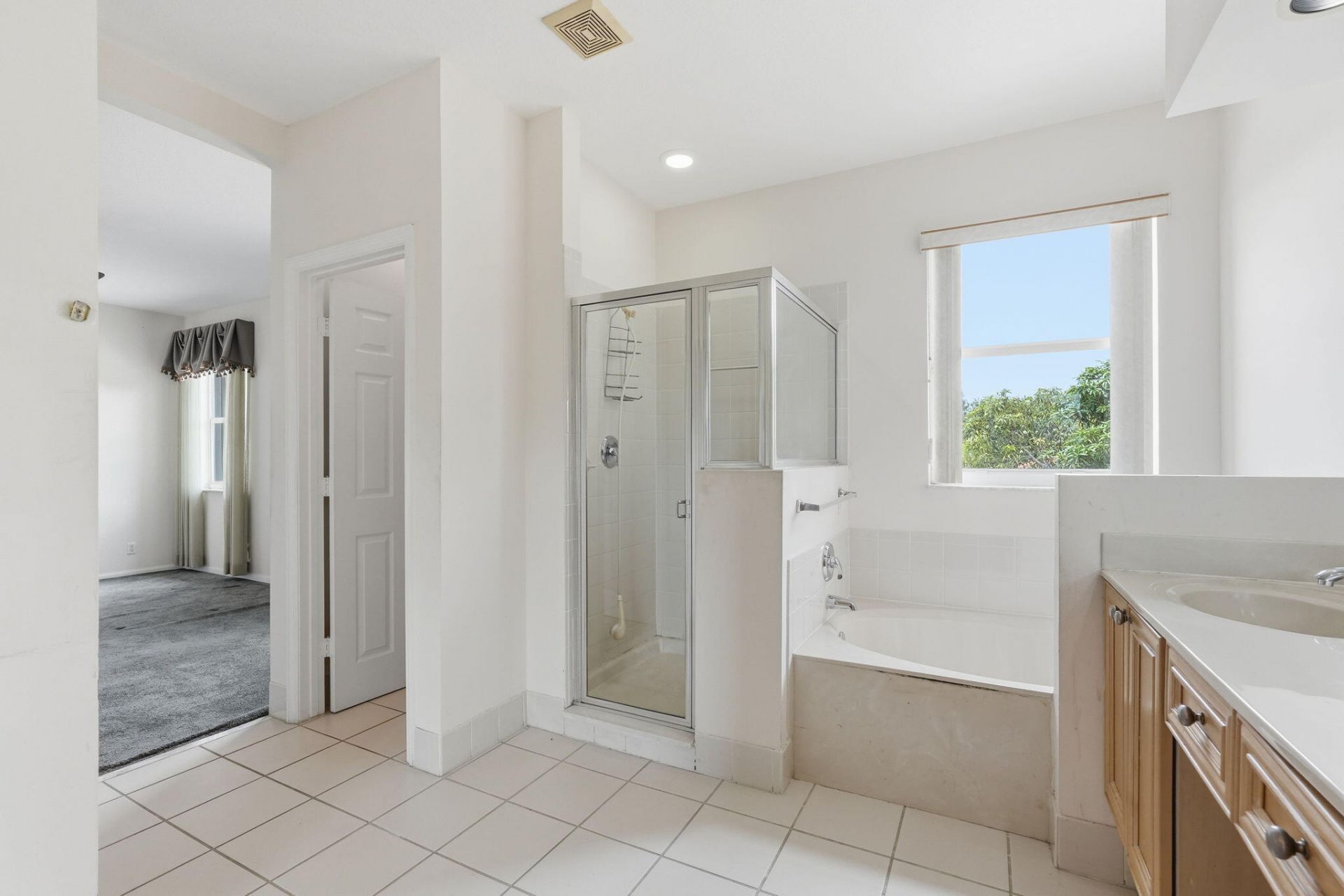 3956 Torres Circle, West Palm Beach, FL 33409 Photo