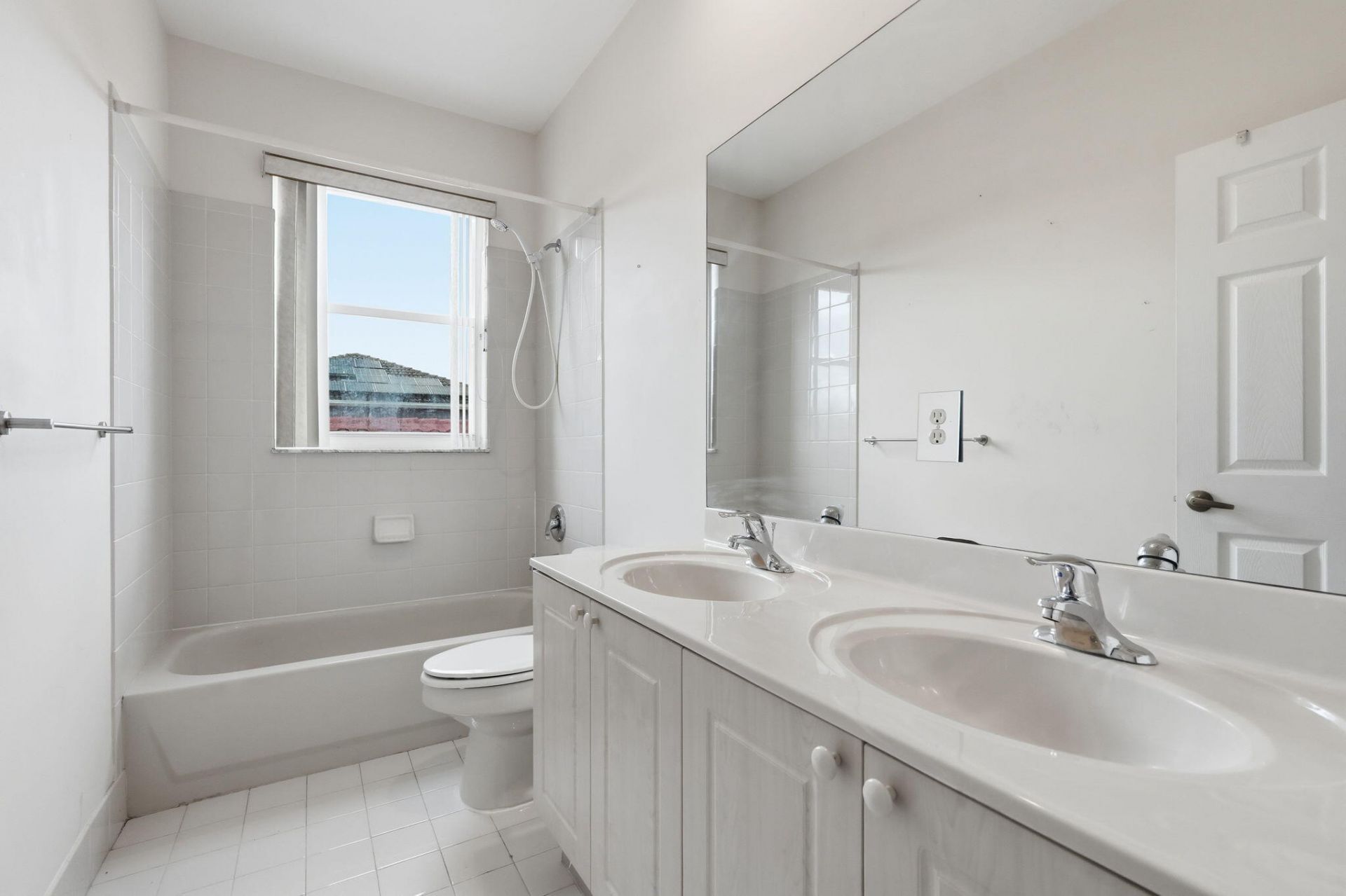 3956 Torres Circle, West Palm Beach, FL 33409 Photo