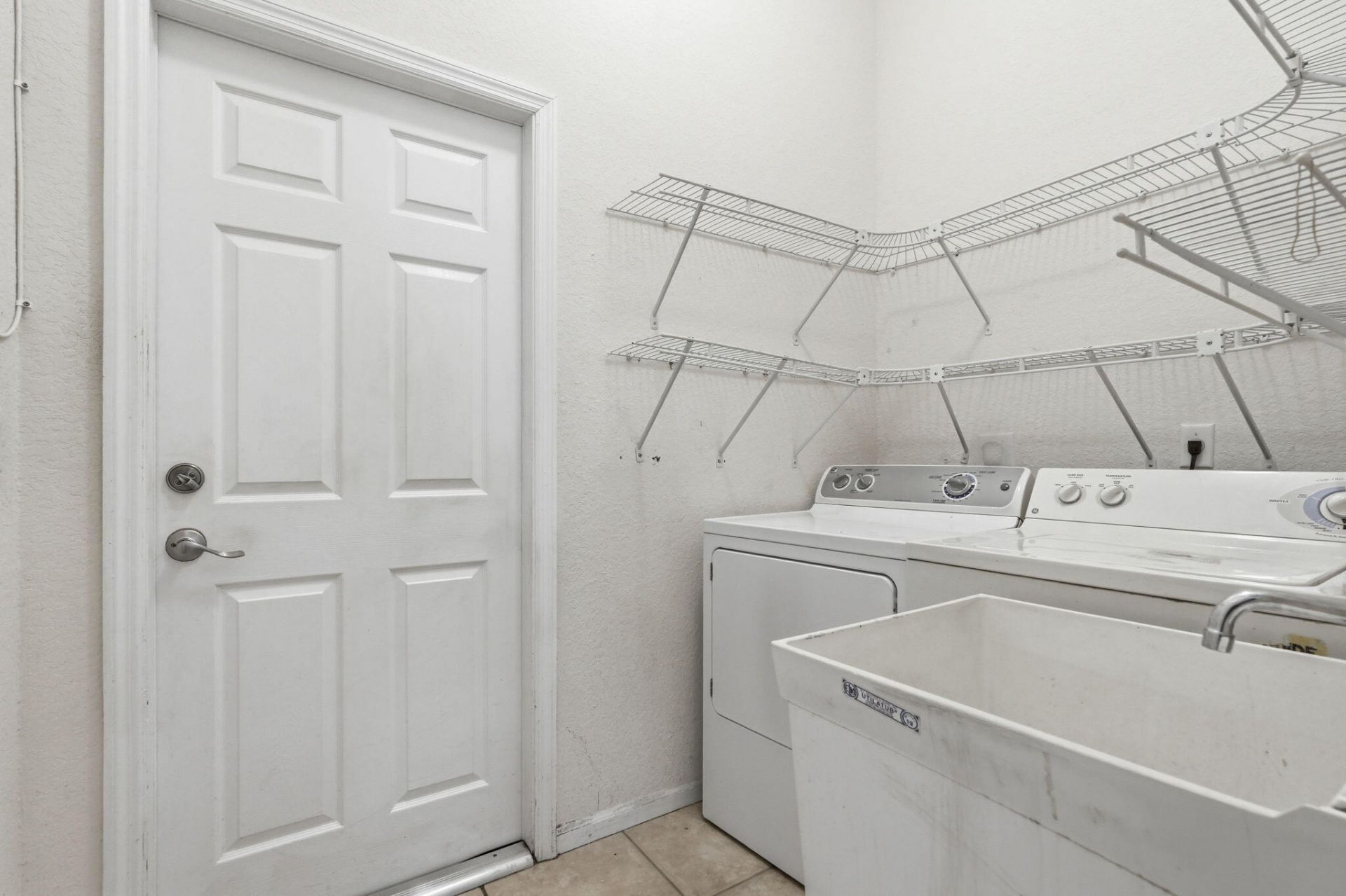 3956 Torres Circle, West Palm Beach, FL 33409 Photo