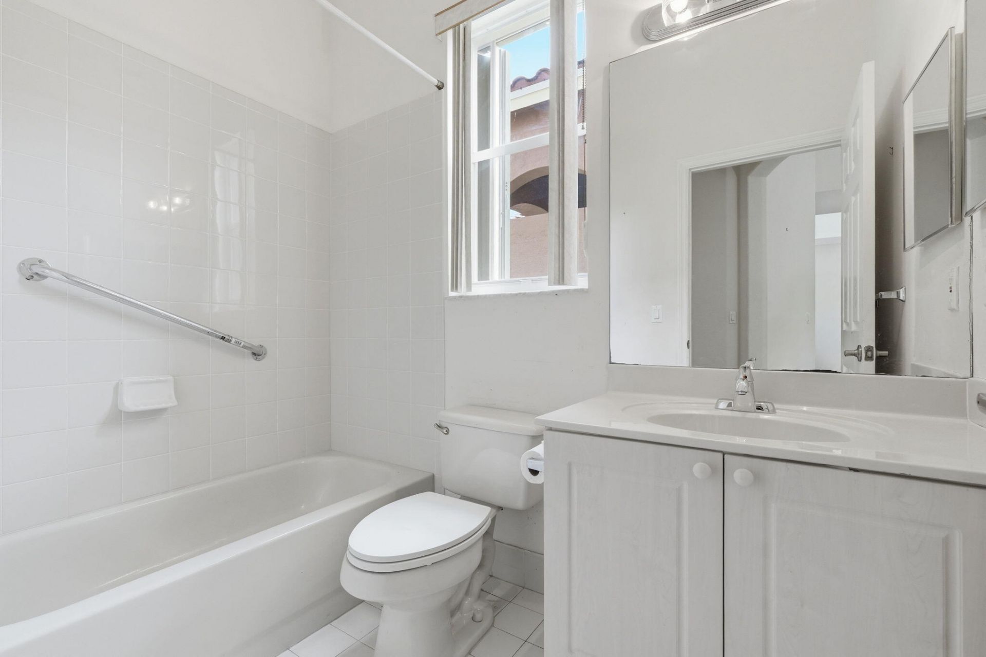3956 Torres Circle, West Palm Beach, FL 33409 Photo