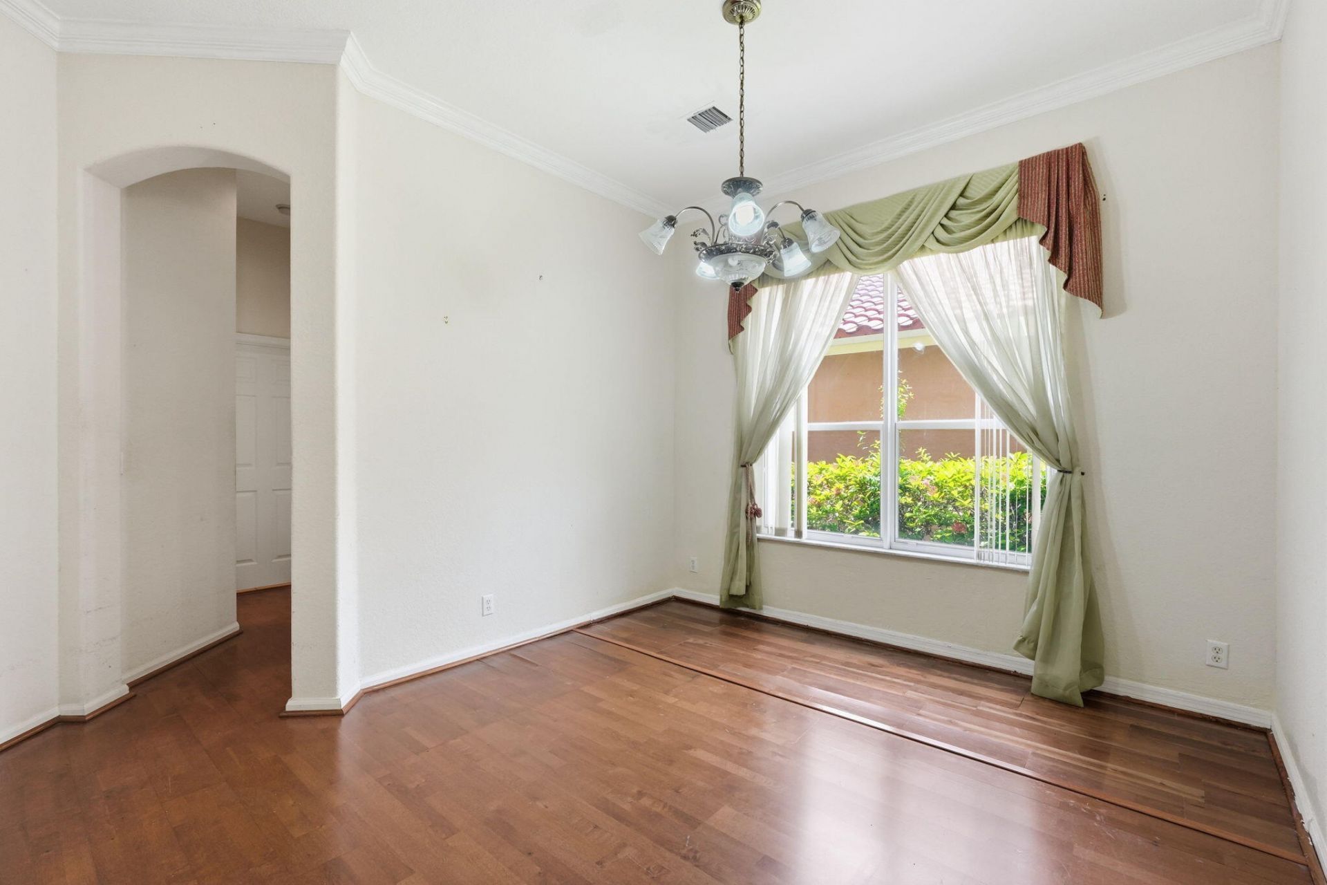 3956 Torres Circle, West Palm Beach, FL 33409 Photo