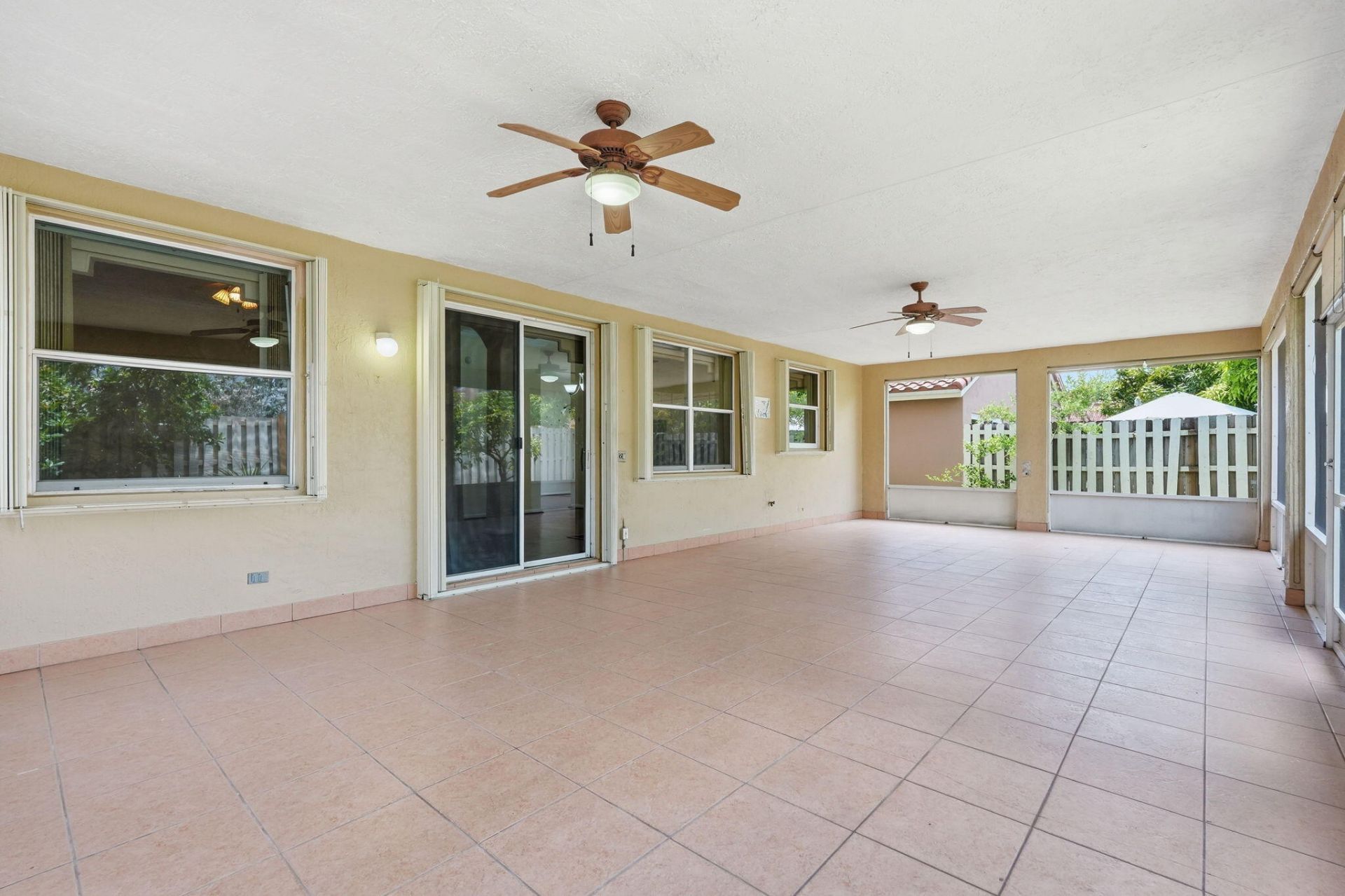 3956 Torres Circle, West Palm Beach, FL 33409 Photo