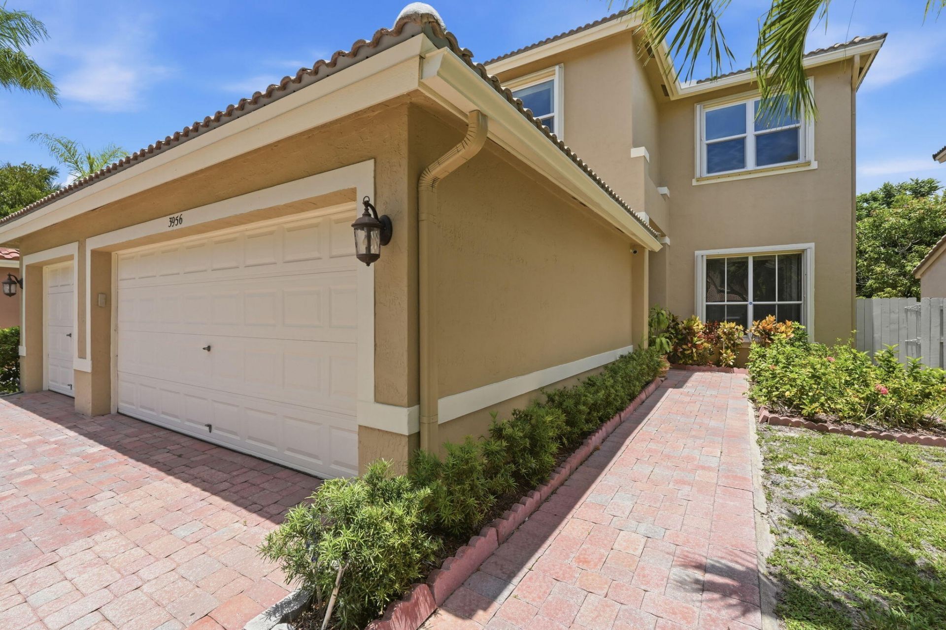3956 Torres Circle, West Palm Beach, FL 33409 Photo