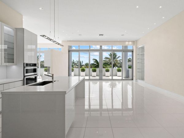 2 Water Club Way, Unit 301, North Palm Beach, FL 33408
