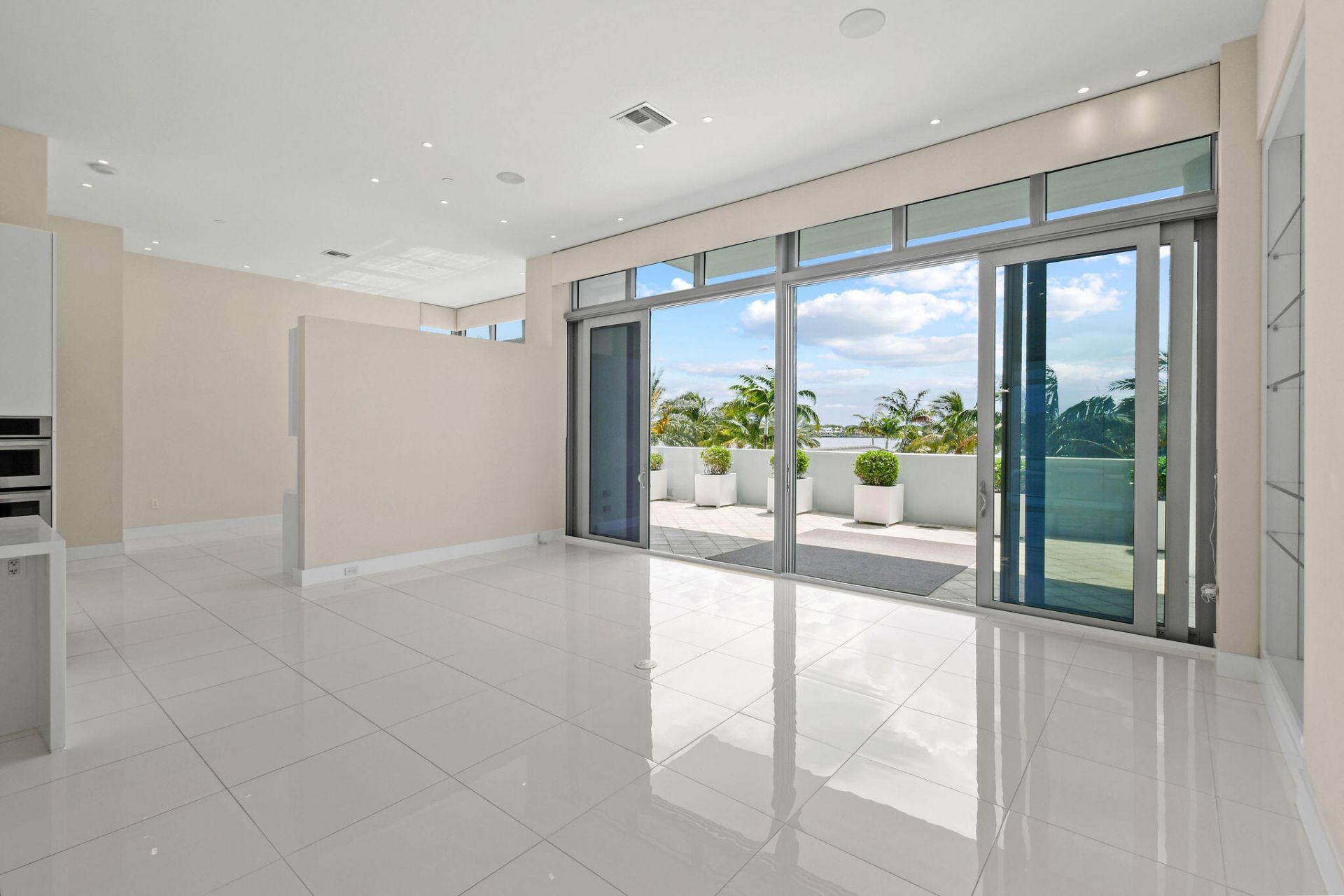2 Water Club Way, Unit 301, North Palm Beach, FL 33408 Photo