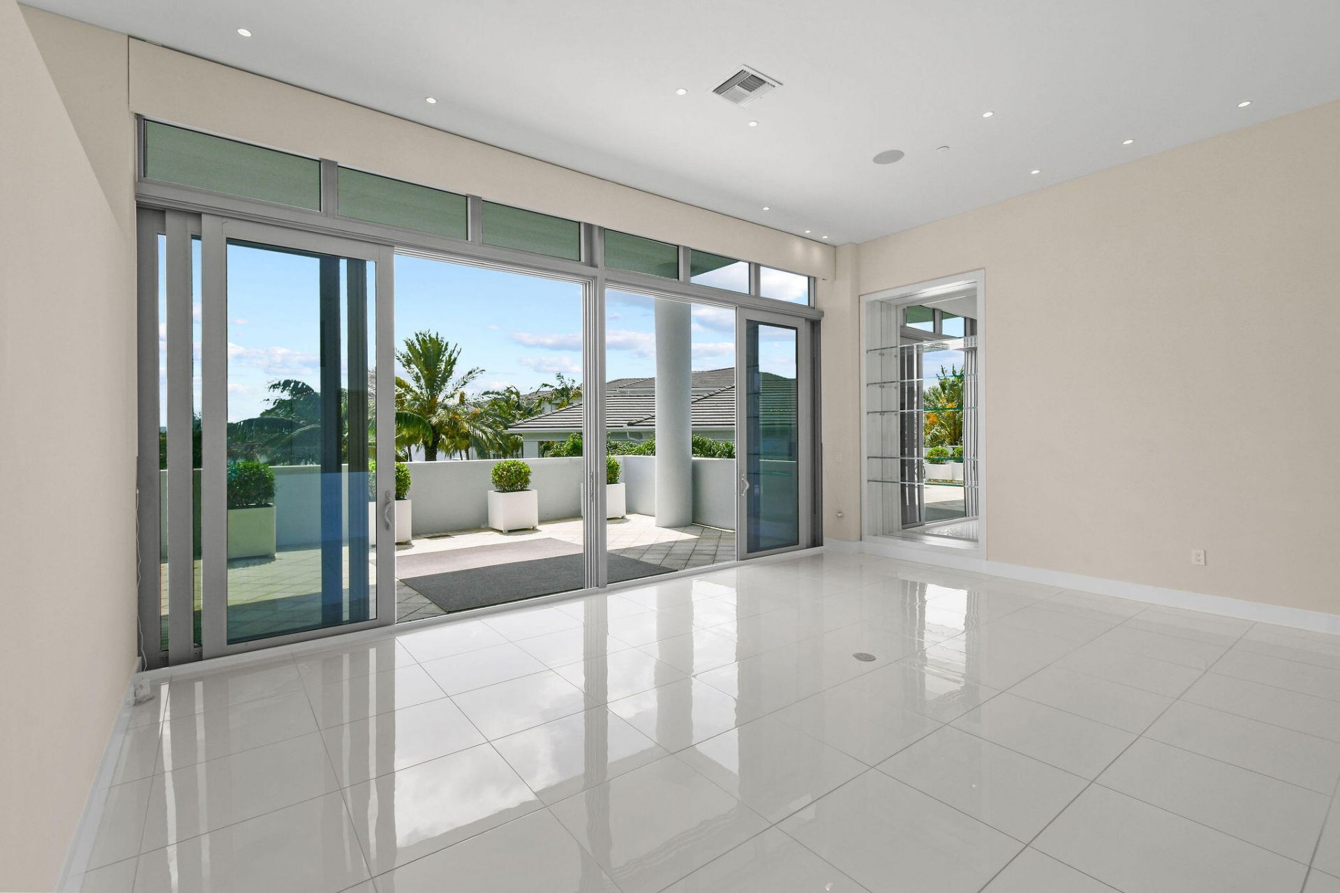 2 Water Club Way, Unit 301, North Palm Beach, FL 33408 Photo