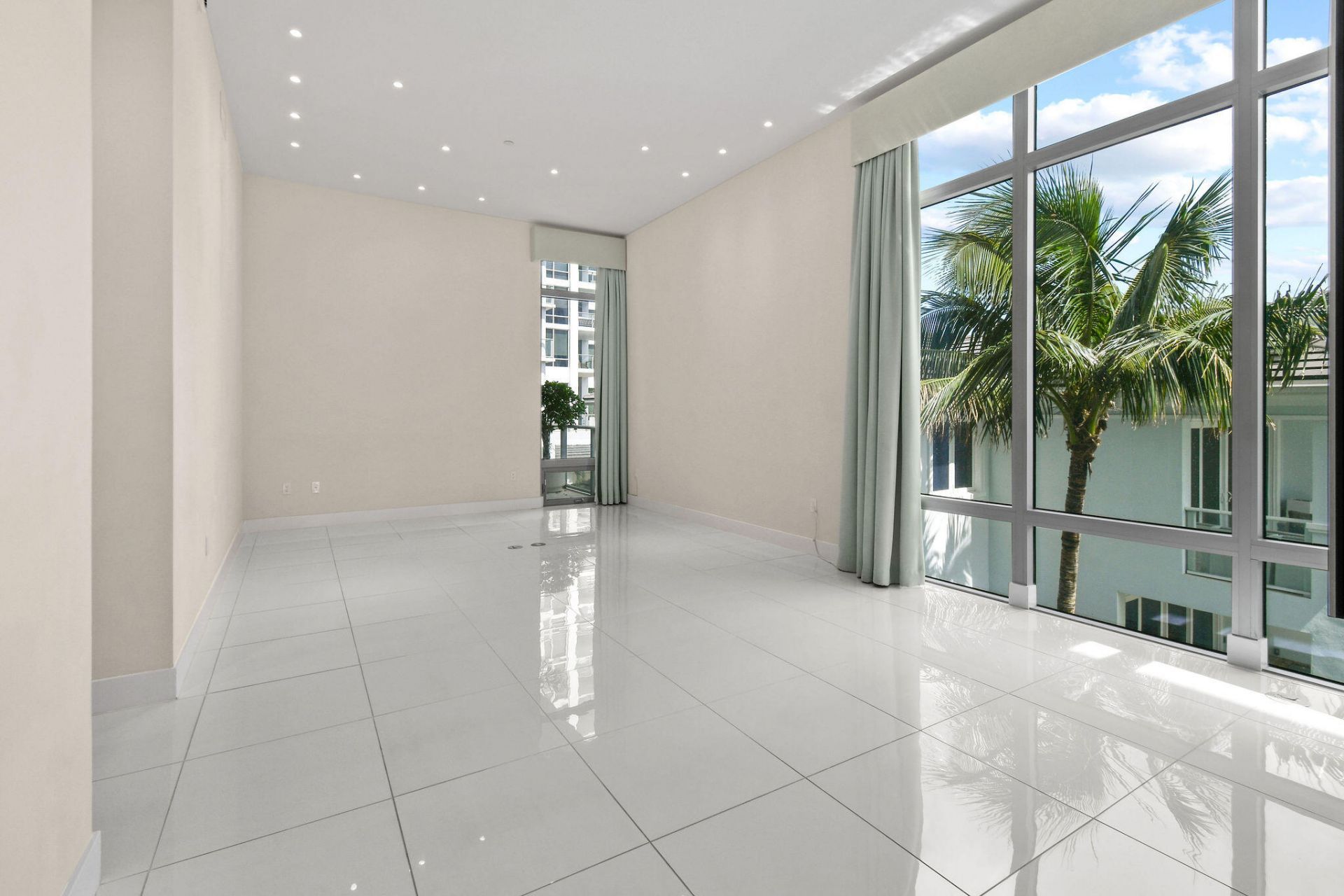 2 Water Club Way, Unit 301, North Palm Beach, FL 33408 Photo