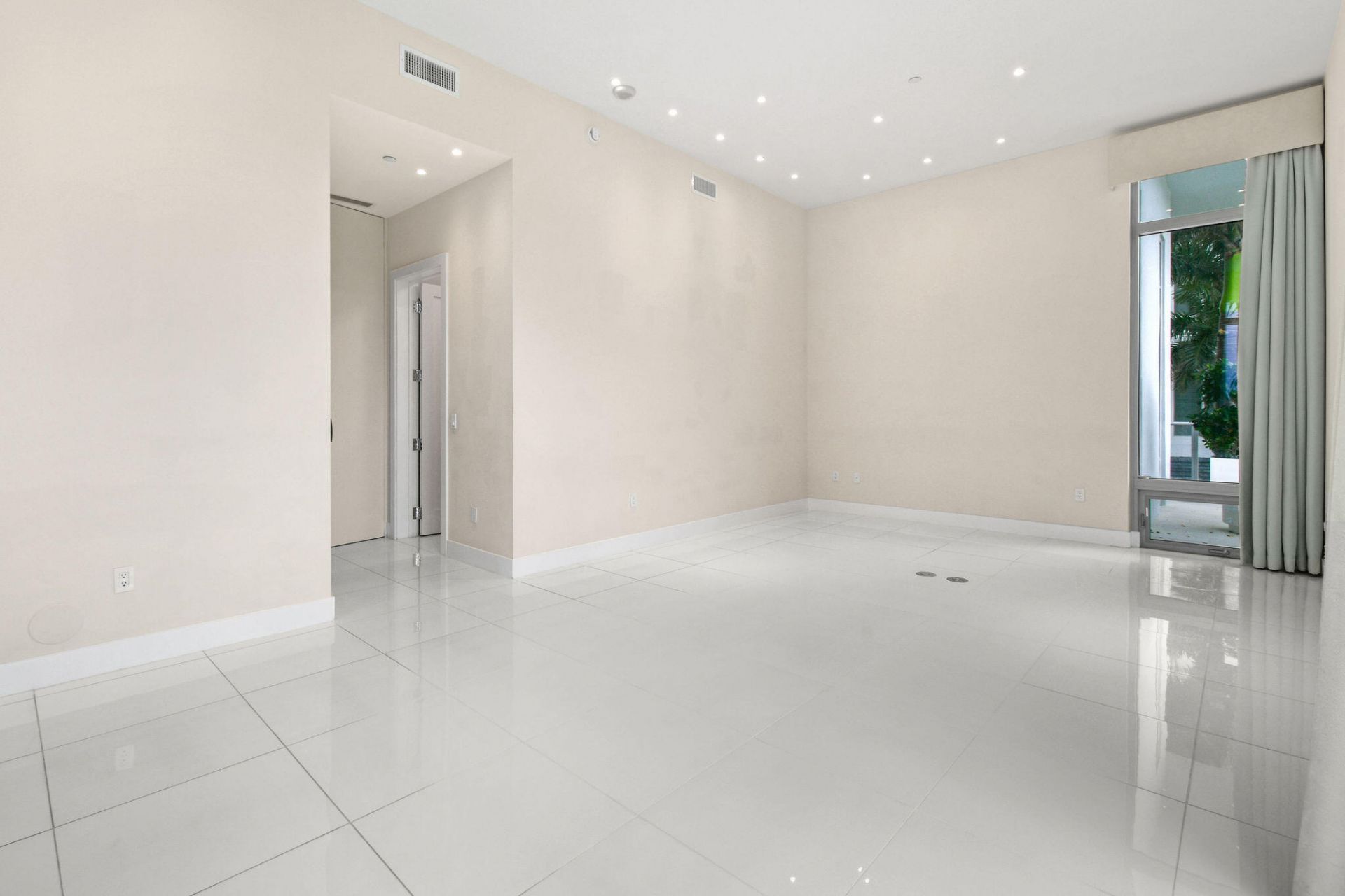 2 Water Club Way, Unit 301, North Palm Beach, FL 33408 Photo