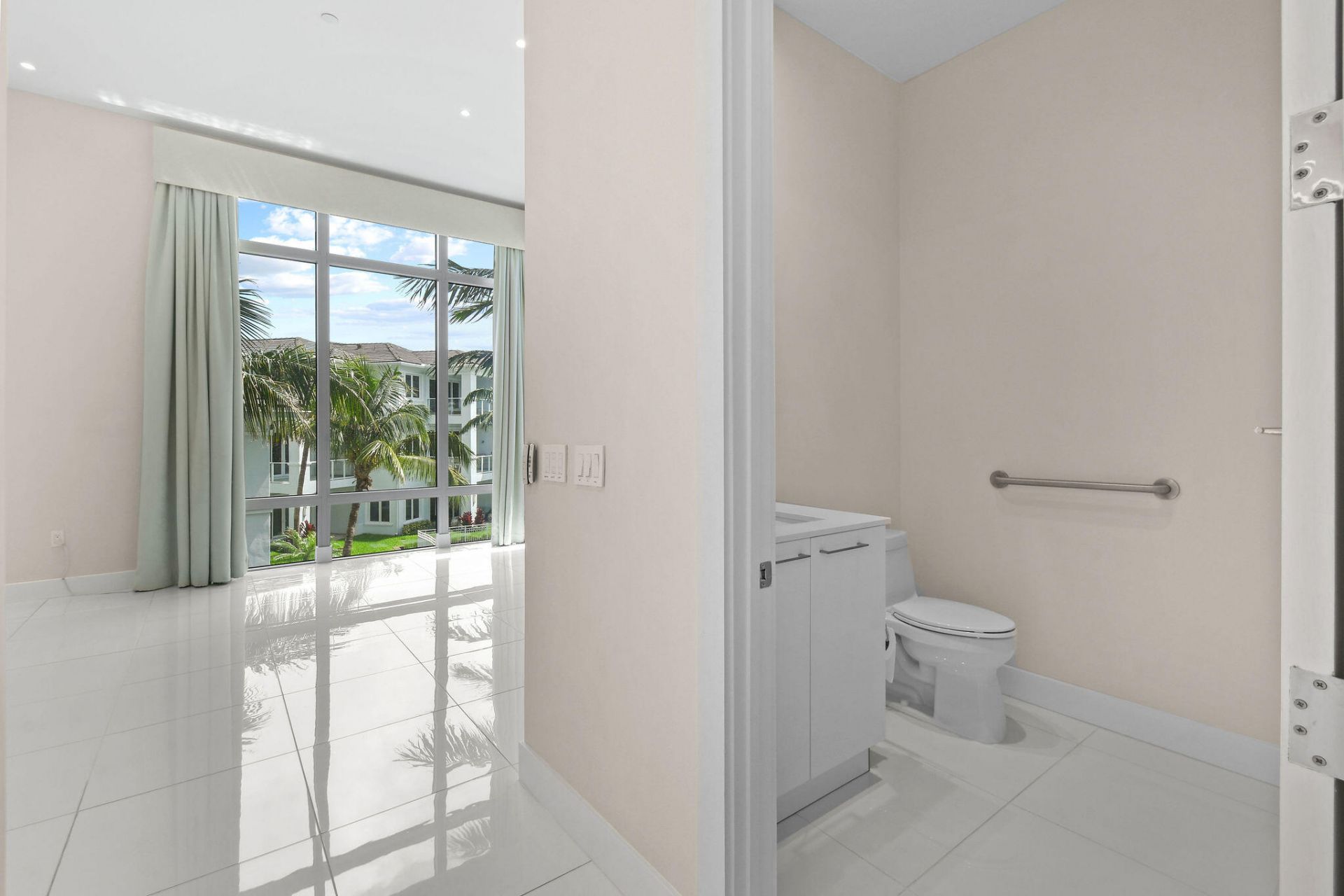 2 Water Club Way, Unit 301, North Palm Beach, FL 33408 Photo