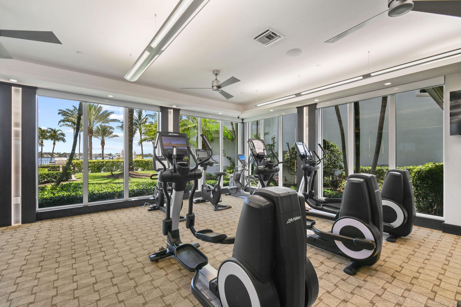 2 Water Club Way, Unit 301, North Palm Beach, FL 33408 Photo