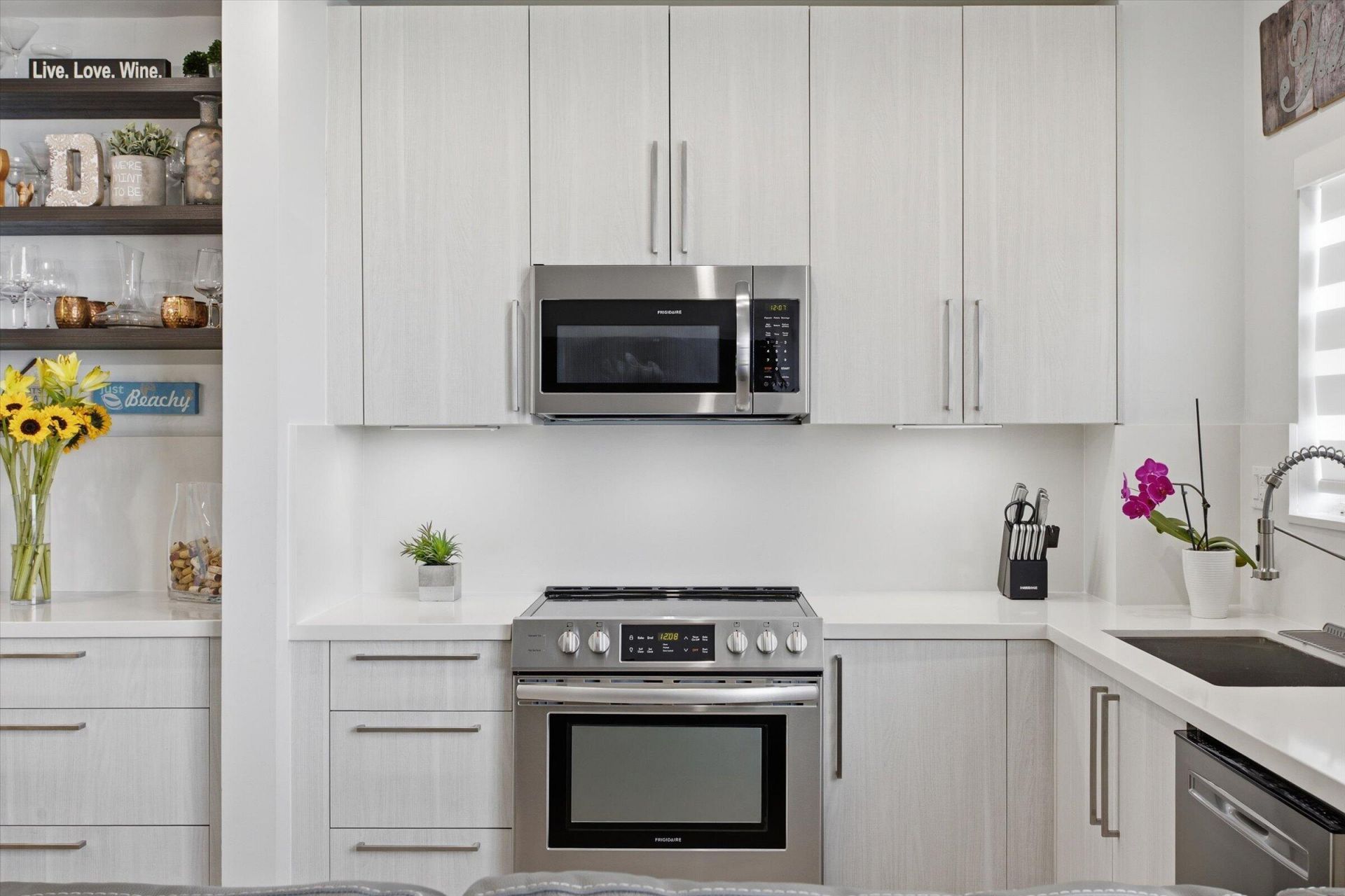 4747 Collins Avenue, Unit 1109, Miami Beach, FL 33140 Photo