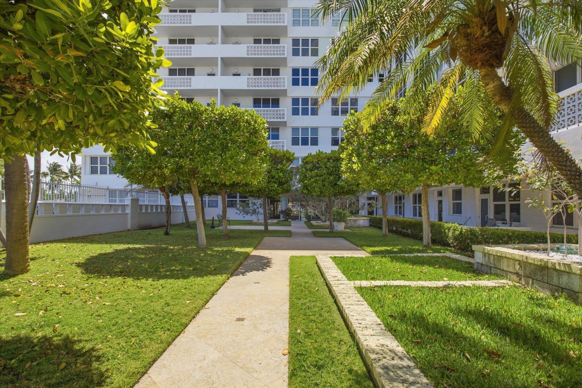 4747 Collins Avenue, Unit 1109, Miami Beach, FL 33140 Photo