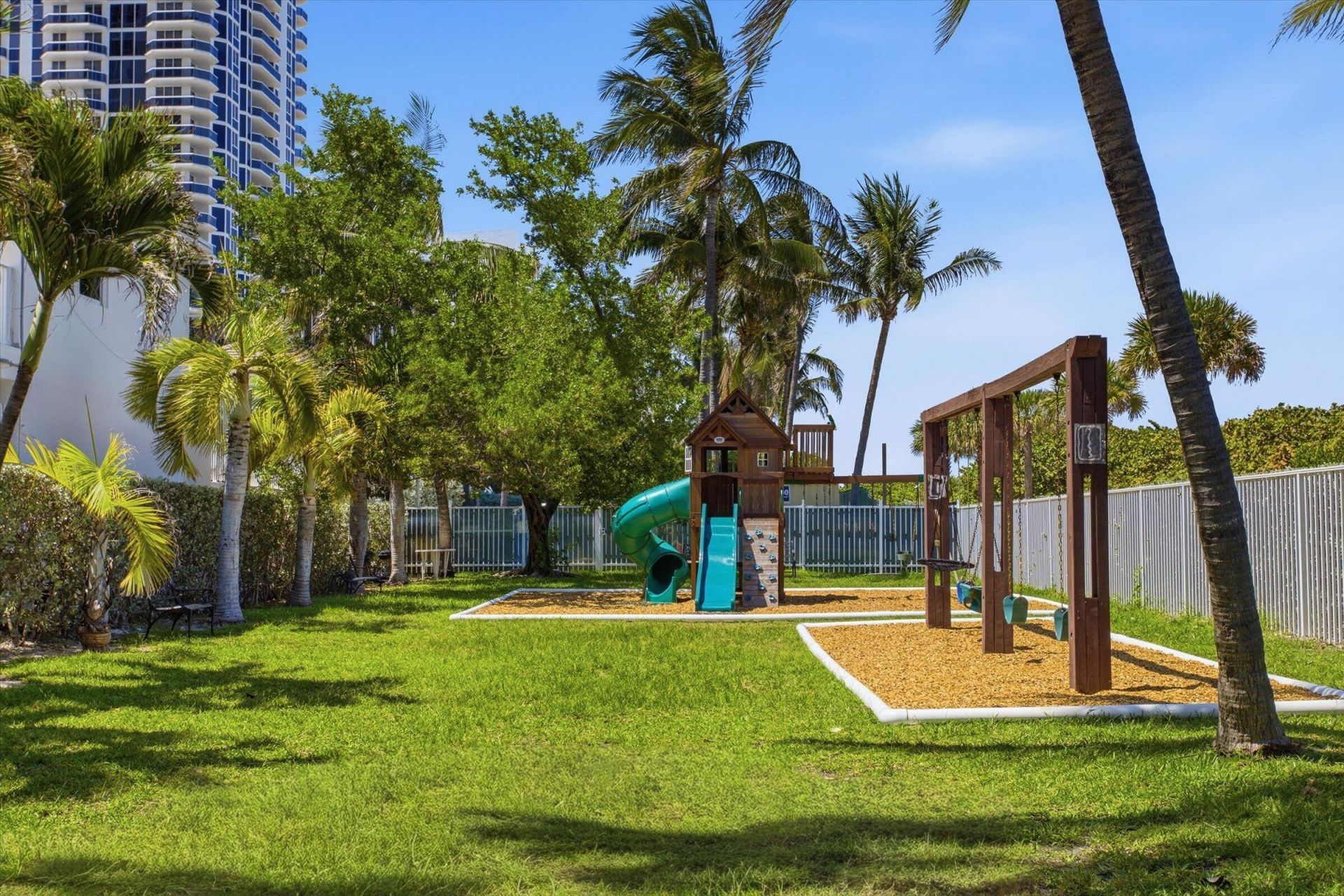 4747 Collins Avenue, Unit 1109, Miami Beach, FL 33140 Photo