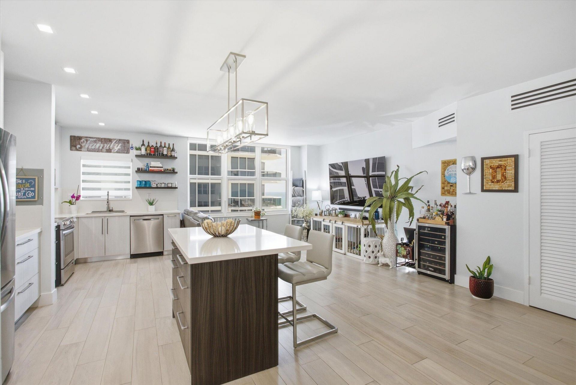 4747 Collins Avenue, Unit 1109, Miami Beach, FL 33140 Photo