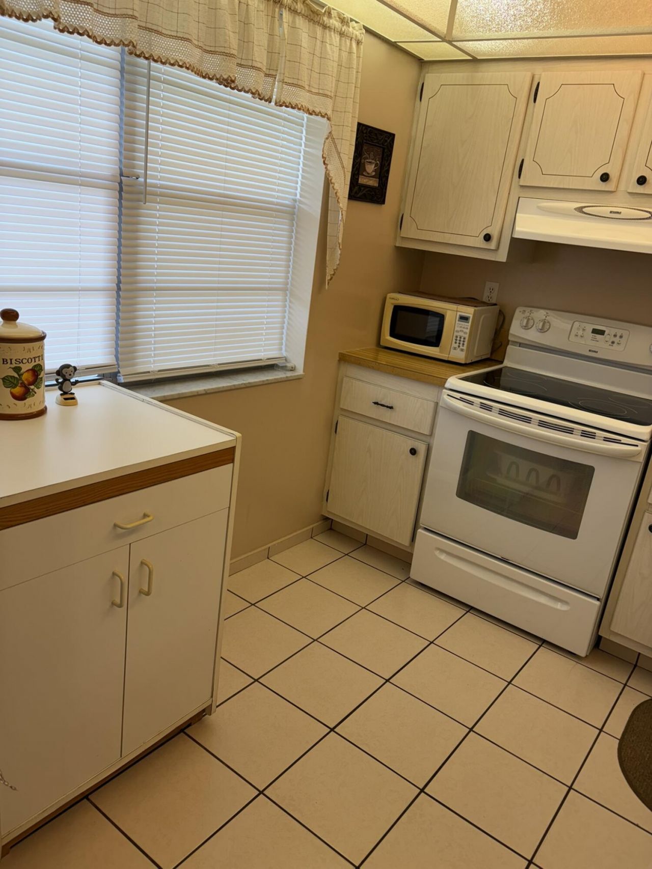 2649 NW 48th Terrace, Unit 433, Lauderdale Lakes, FL 33313 Photo