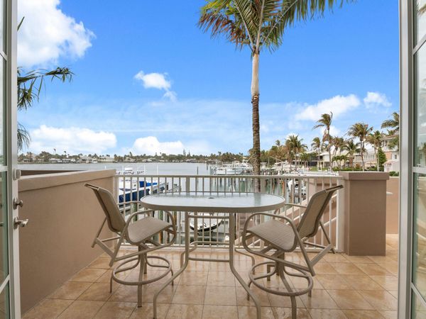 1560 Island Cove Road, Fort Pierce, FL 34949