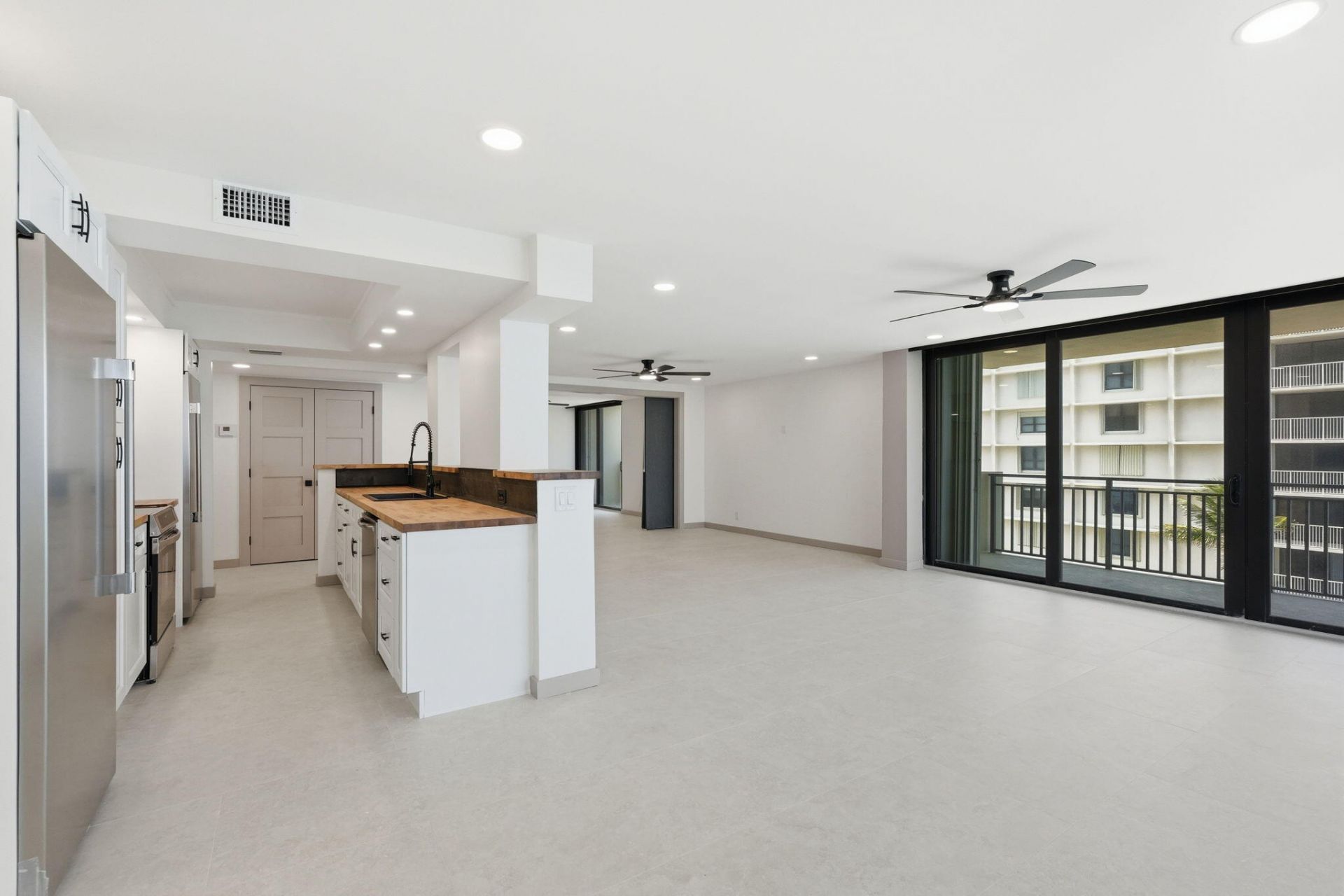 5460 N Ocean Drive, Unit 6a, Riviera Beach, FL 33404 Photo
