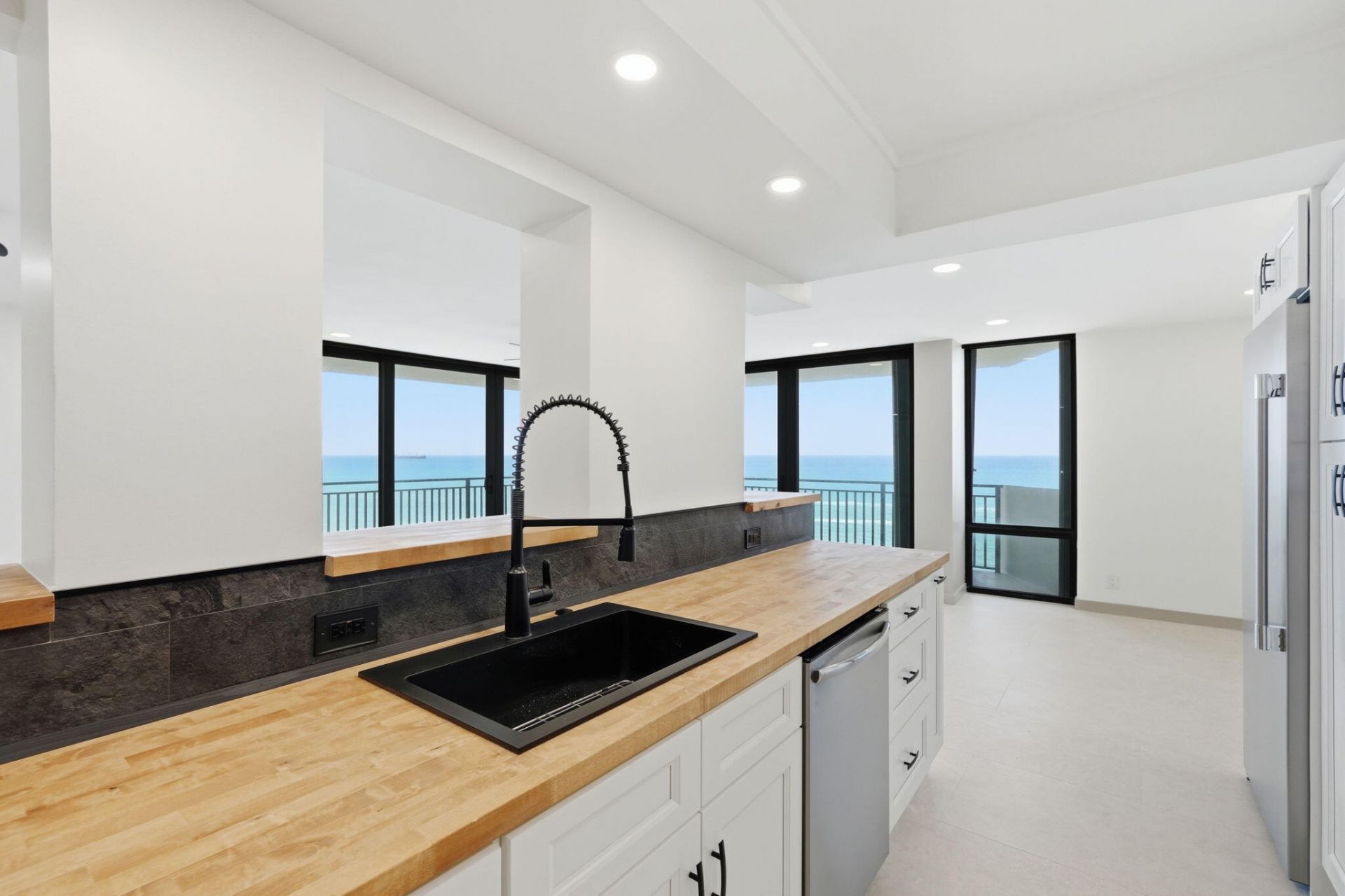 5460 N Ocean Drive, Unit 6a, Riviera Beach, FL 33404 Photo
