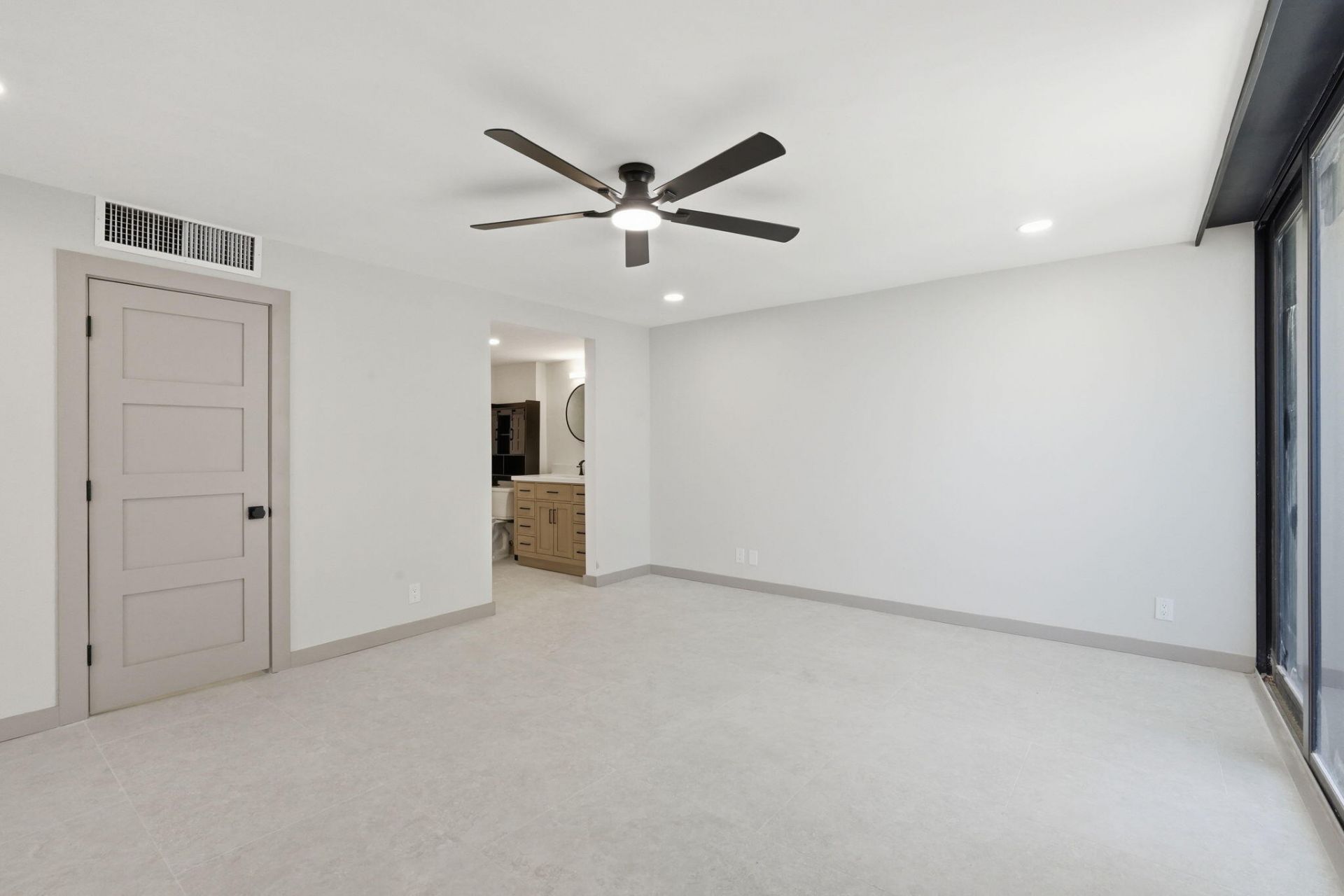 5460 N Ocean Drive, Unit 6a, Riviera Beach, FL 33404 Photo
