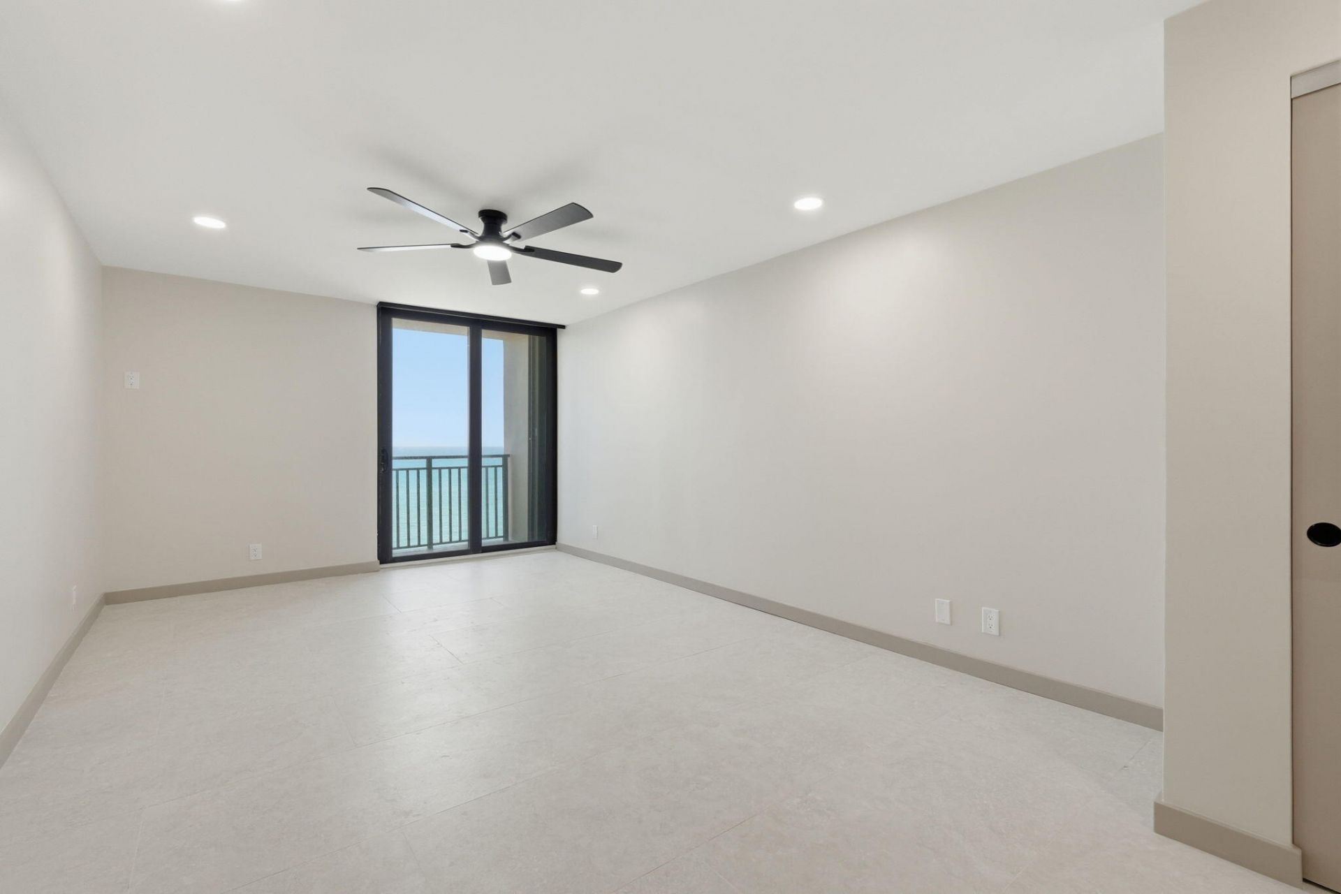 5460 N Ocean Drive, Unit 6a, Riviera Beach, FL 33404 Photo