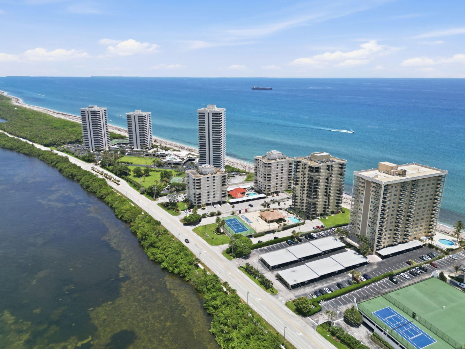 5460 N Ocean Drive, Unit 6a, Riviera Beach, FL 33404 Photo