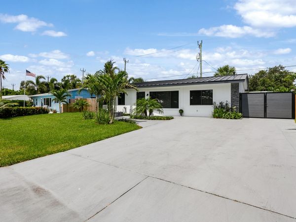 3141 NE 14th Avenue, Pompano Beach, FL 33064