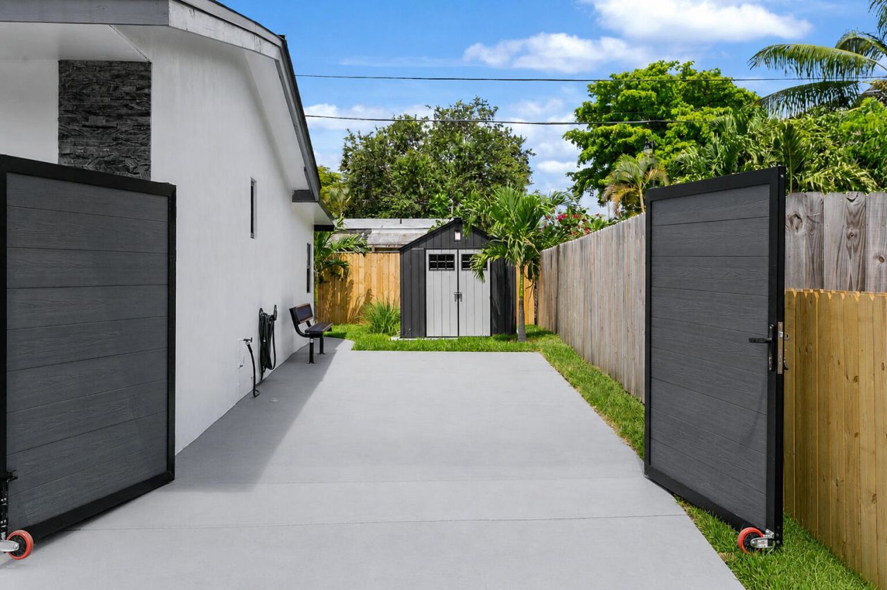 3141 NE 14th Avenue, Pompano Beach, FL 33064 Photo