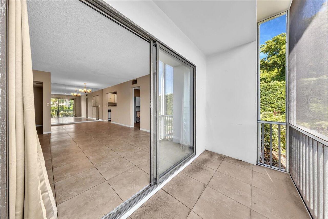 180 Cypress Club Drive, Unit 816, Pompano Beach, FL 33060 Photo