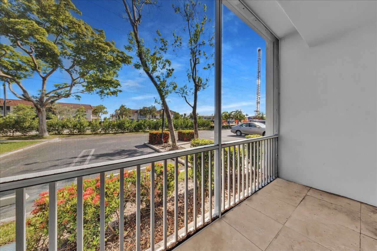 180 Cypress Club Drive, Unit 816, Pompano Beach, FL 33060 Photo