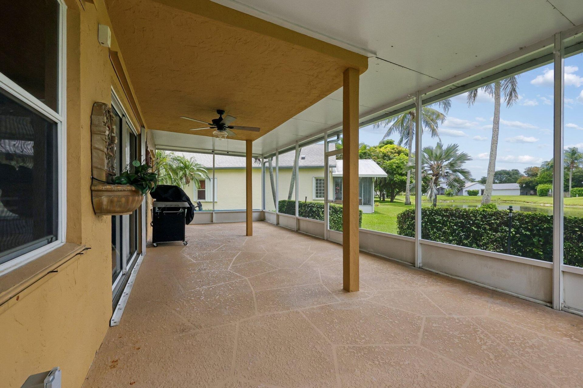 6205 Lansdowne Circle, Boynton Beach, FL 33472 Photo