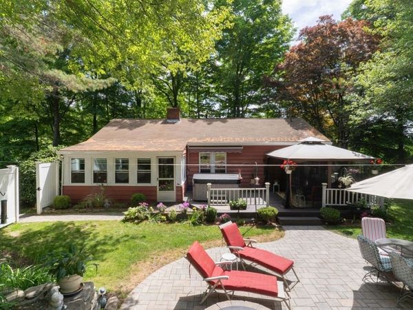 386 Pleasant St, Leicester, MA 01524