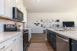 982 Ireland Dr.  photo 4