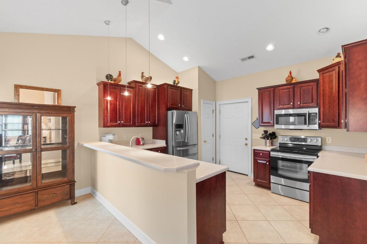 123 Ashworth Dr.  Photo 4