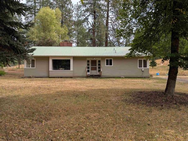 4439 Whittier Rd, Clayton, WA 99110