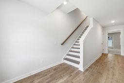 128 Fernbank Road Court photo 4