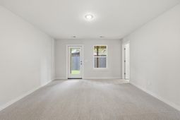 128 Fernbank Road Court photo 4