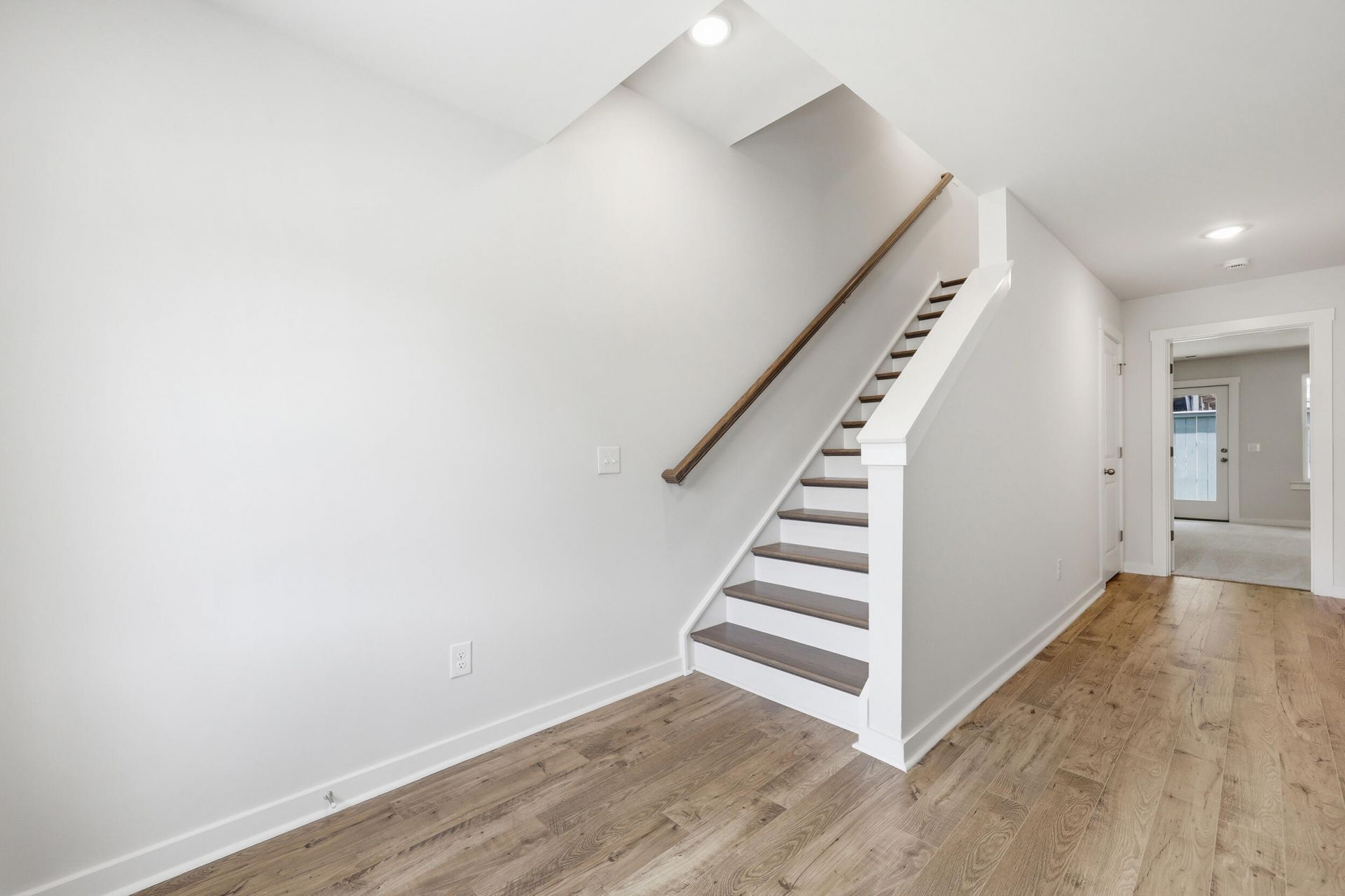 128 Fernbank Road Photo 4