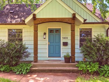 5434 Vincent Avenue S, Minneapolis, MN 55410
