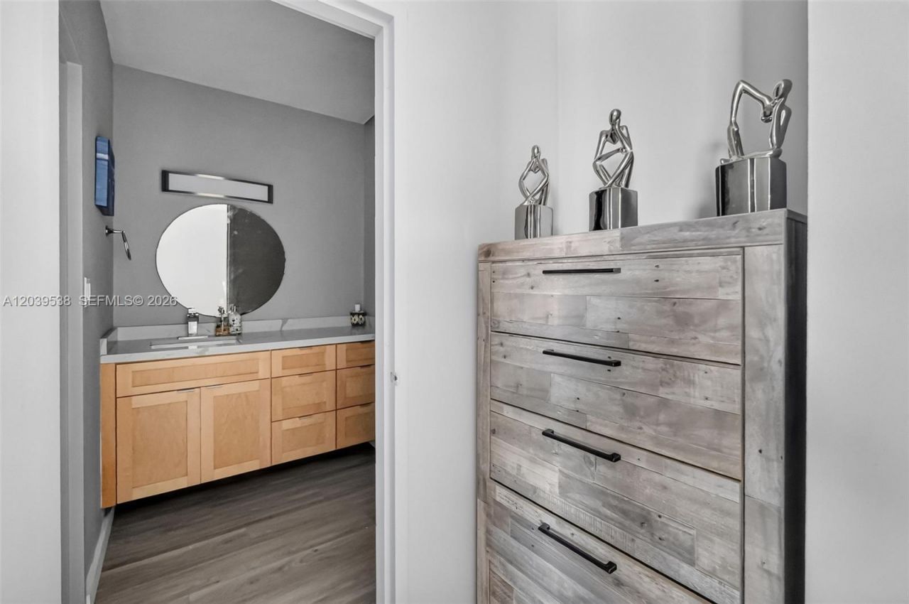 800 West Ave, Unit 533, Miami Beach, FL 33139 Photo